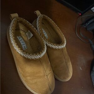 Women’s chestnut Slip-On Shoes